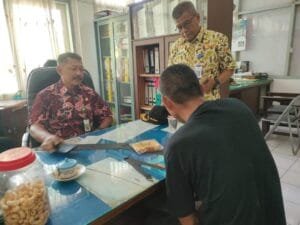 Jaga Ketertiban Umum, Satpol PP Bojonegoro Amankan Orang Telantar di Alun-alun