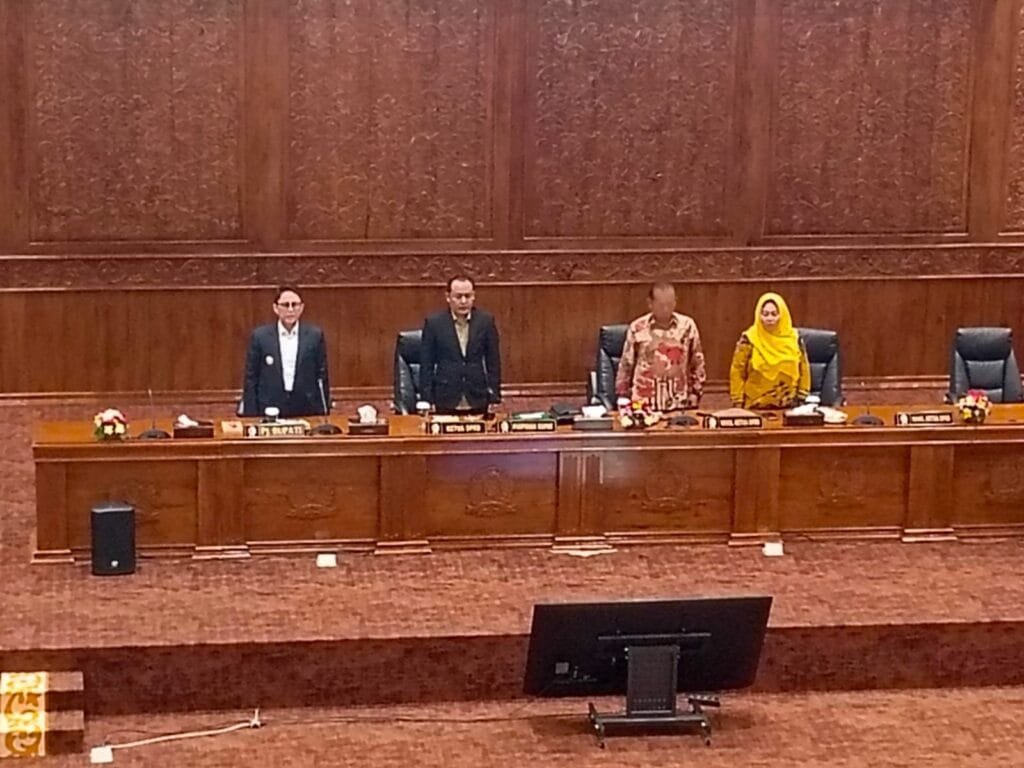 Paripurna Penyampaian Nota Penjelasan Pj Bupati Bojonegoro Terhadap Raperda APBD 2025