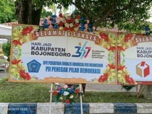 PJI Bojonegoro Ucapkan HJB ke-347 Dengan Karangan Bunga