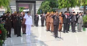 Pj Bupati Bojonegoro dan Forkopimda Ziarah ke Taman Makam Pahlawan