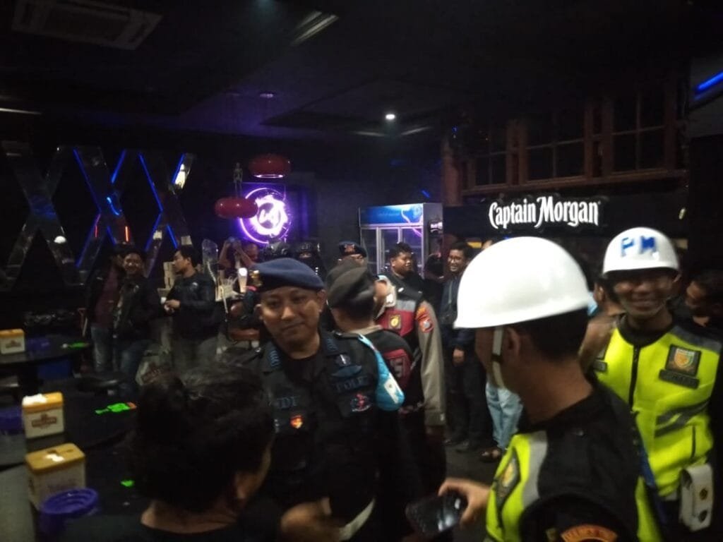 Berantas Peredaran Narkoba, Satresnarkoba Polres Tuban Operasi di Hiburan Malam
