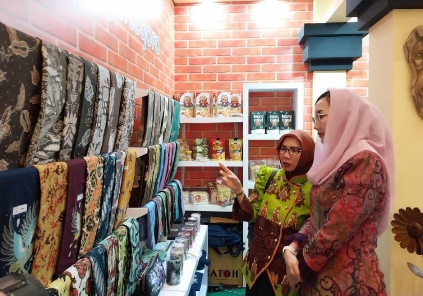 Promosi Produk Unggulan UMKM Lokal, Bojonegoro Ikuti Batik Fashion Fair di Surabaya