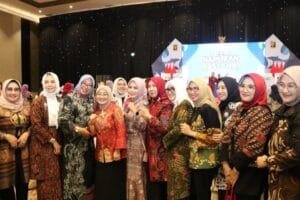 Dian Adiyanti Adriyanto Kenalkan Batik Jonegoroan di BFF 2024