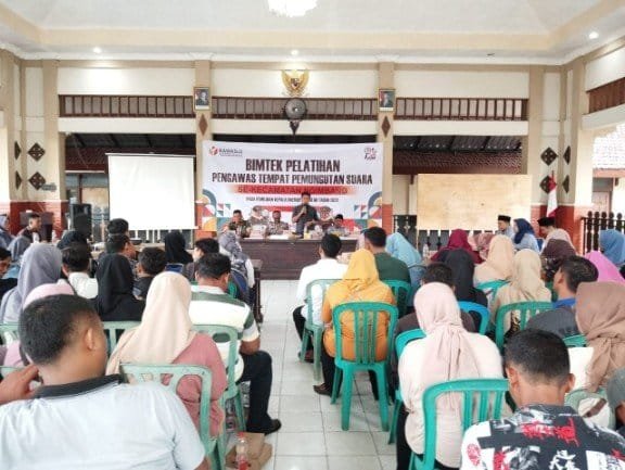 Anggota Kodim Lamongan Dampingi Bimtek Pelatihan Pengawas TPS Pilkada 2024
