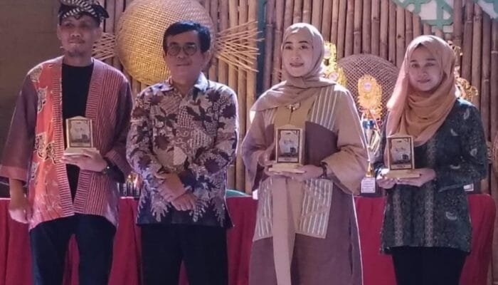 Dekranasda Bojonegoro Juara 1 Stand Terbaik di Pekan Batik Nusantara 2024