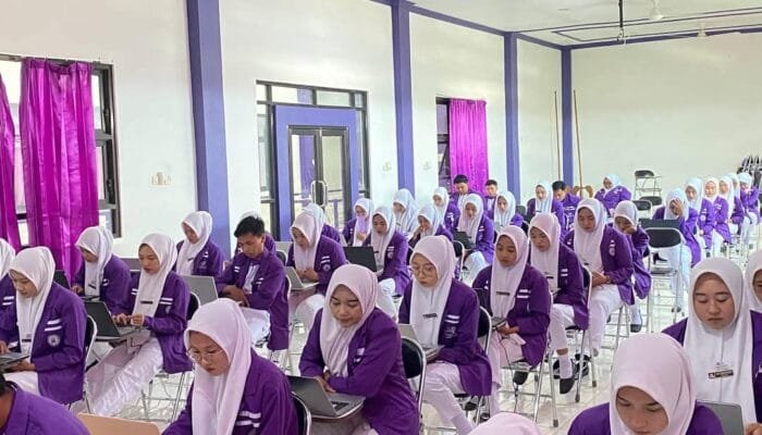 Kampus Ungu ISTeK ICsada Bojonegoro Jalankan Program Kesehatan Mental Bagi Remaja