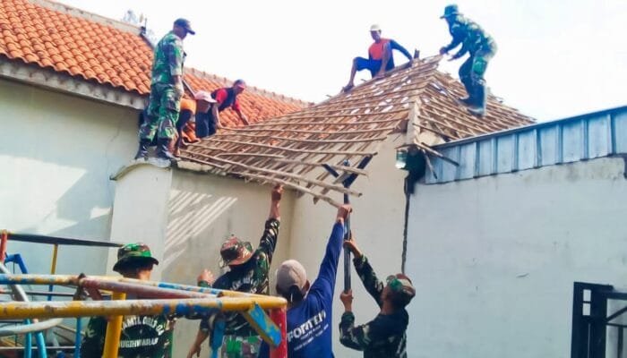 Kodim 0813 Bojonegoro dan PT. Waja Dwi Abadi Bersinergi Renovasi Mushola SDN Siwalan 1