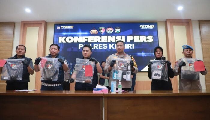 Polres Kediri Ungkap Kasus Pembunuhan Satu Keluarga di Ngancar