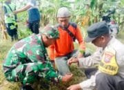 Kompak, Babinsa Koramil Malo Bojonegoro bersama Masyarakat Tanggir Tanam Pohon dan Perbaiki Jalan Rusak