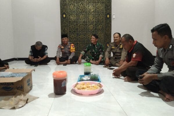 Kapolsek Ngraho Ngopi Bareng Bersama BKP Setempat