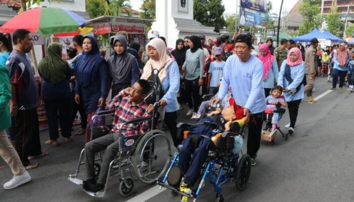 Pj Sekda Djoko Lukito Berangkatkan Parade Disabilitas Bojonegoro