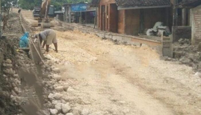 Komisi D DPRD Bojonegoro Soroti Keterlambatan Proyek Rekonstruksi Jalan di Desa Klepek Sukosewu