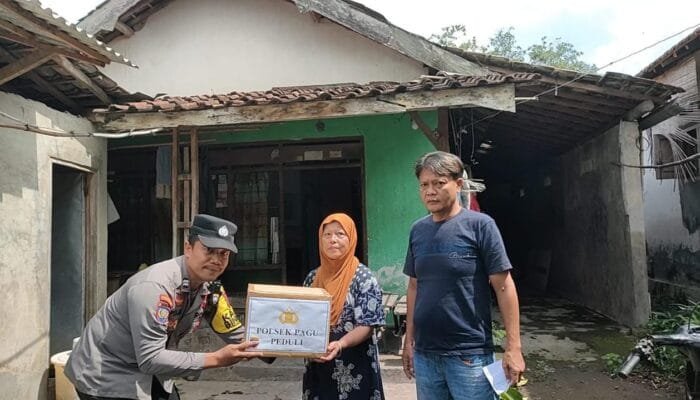 Polsek Pagu Polres Kediri Salurkan Paket Sembako Melalui Program Jum’at Berkah