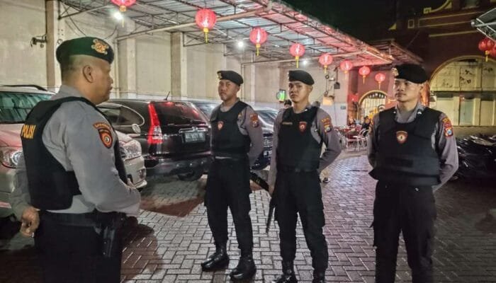 Polisi Lakukan Sterilisasi Klenteng Tjoe Hwie Kiong Kota Kediri