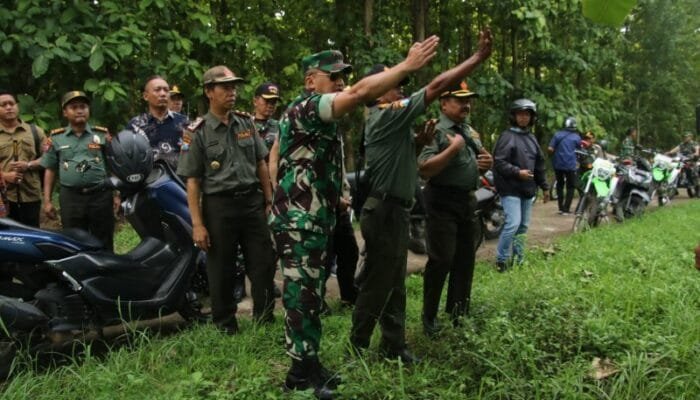 Kasdim Lamongan Dampingi Danrem 082/CPYJ Tinjau Lokasi Lahan BTP di Wilayah Lamongan