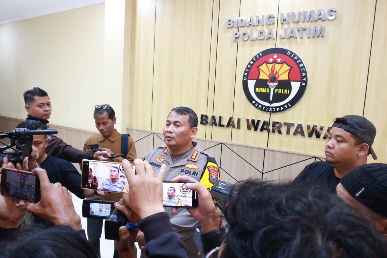 Polda Jatim Amankan Terduga Pelaku Pencabulan di Panti Asuhan Surabaya Img 20250201 Wa0028