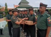 Secara Simbolis Dandim Lamongan Serahkan Kaporlap Dari Kasad Kepada Anggota Kodim