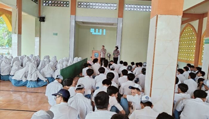 Sosialisasi Penerimaan Polri Tahun 2025 Digelar di SMKN 1 Kanor