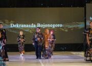 Tampil Harmoni, Dekranasda Bojonegoro Peragakan Wastra Batik “Sukmaswasti”