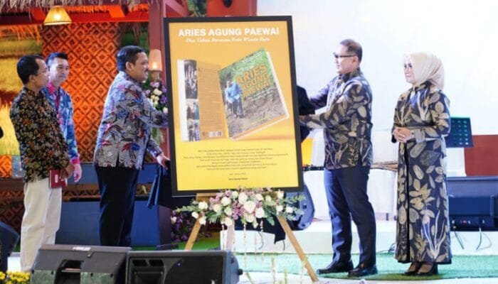 Buku Perjalanan Aries Agung Paewai dari Kecil Hingga Menjadi Pj Wali Kota Batu
