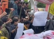 10 Tuntutan Dari Mahasiswa Yang Demo di Gedung DPRD Jawa Timur
