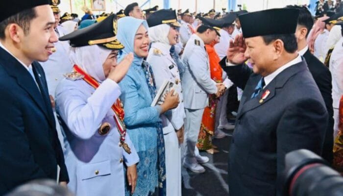 Khofifah dan Emil Resmi Nahkodai Jawa Timur