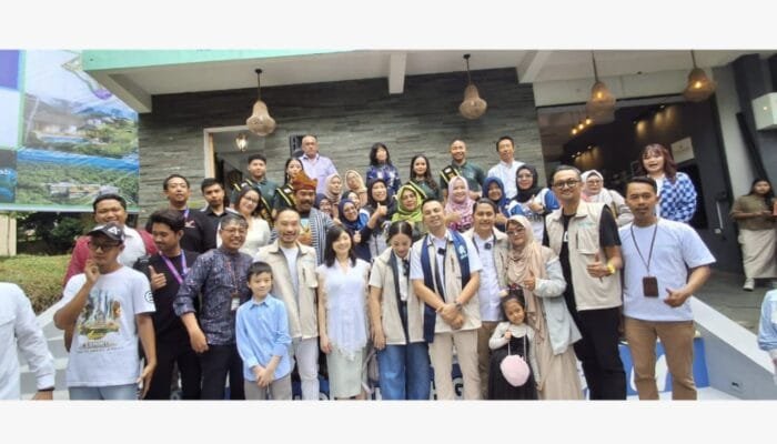 Stafsus Raffi Ahmad Tinjau Kawasan Ekonomi Kreatif SMKN 2 Singosari 