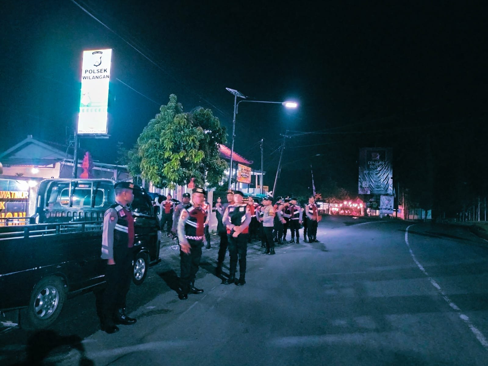 Polres Nganjuk Laksanakan Patroli SREG untuk Cegah Balap Liar dan Kejahatan Jalanan Img 20250223 Wa0035