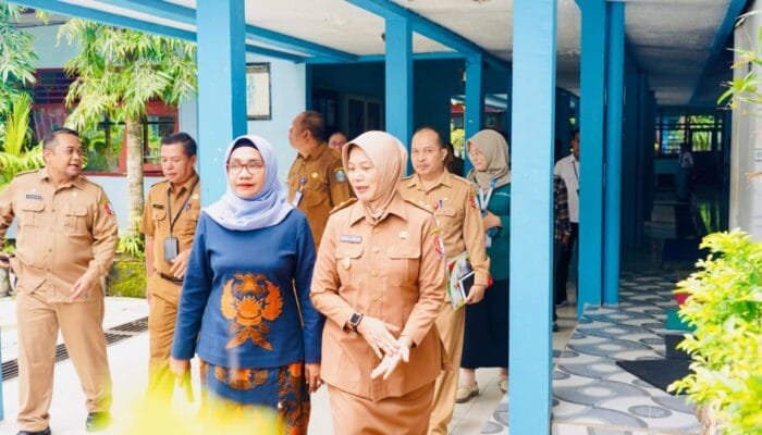 Matangkan Persiapan Jelang Pendaftaran, Wakil Bupati dan Ketua TP PKK Kunjungi SMA Negeri 2 Taruna Pamong Praja Jawa Timur  