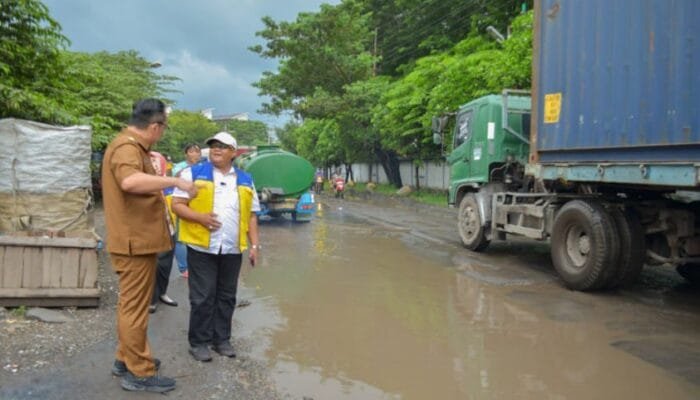 Wabup Gresik Tanggap Aduan Warga, Perbaikan Jalan Kapten Darmo Sugondo Dimulai