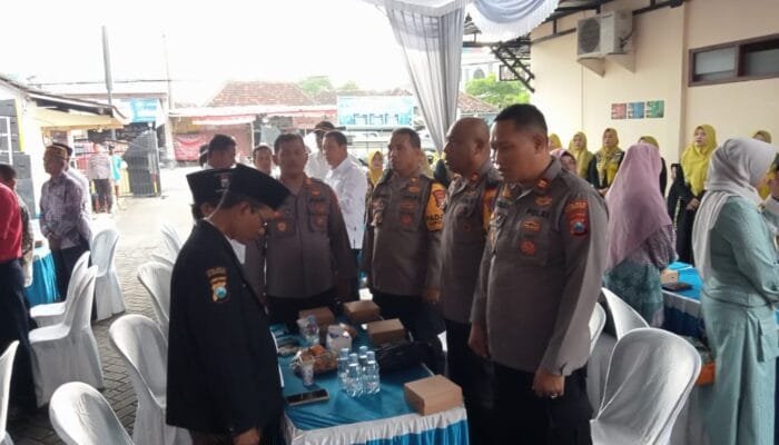 Pisah Sambut Kapolsek Kedungadem Penuh Dengan Nuansa Keakraban