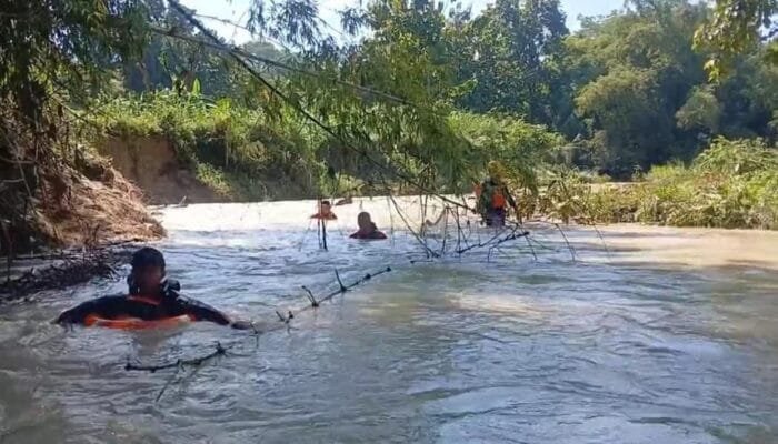 Tim BPBD Bojonegoro Terjunkan Pencarian Korban Tenggelam di Sungai Jepang