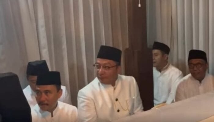 Wakil Bupati Gresik, Asluchul Alif, Pimpin Ziarah ke Makam Para Wali 