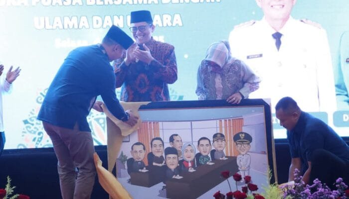 Penuh Haru, Pisah Sambut Pj Bupati Adriyanto bersama Bupati Bojonegoro Setyo Wahono