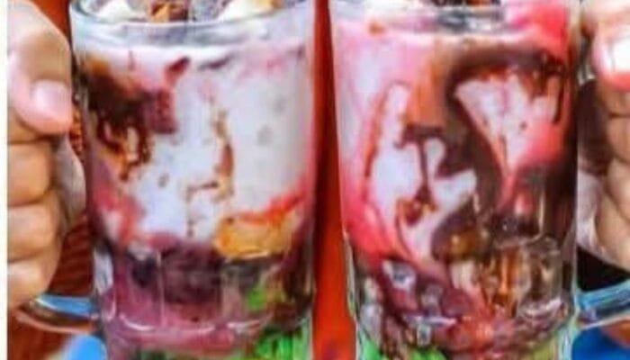Sensasi Segar Es Doger, Minuman Legendaris yang Tak Lekang oleh Waktu