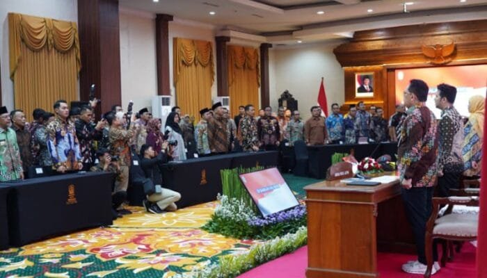 Grahadi Bergetar: Jawa Timur Siapkan 70.000 Koperasi Desa Merah Putih