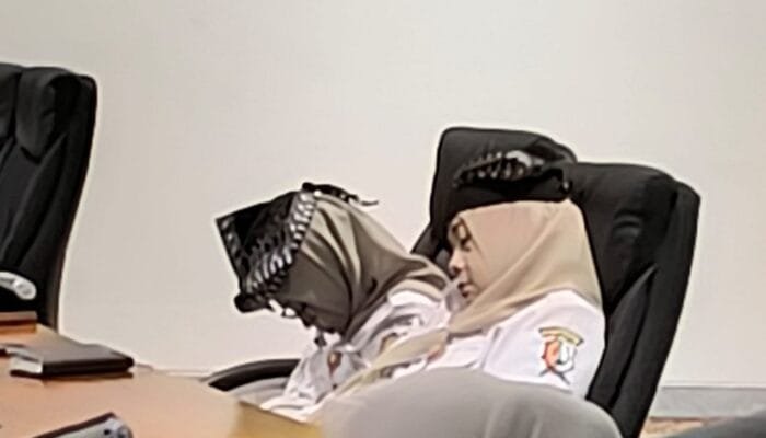 Sejumlah Pejabat Bojonegoro Tidur di Kursi Paripurna