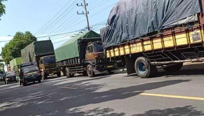 Aksi Mogok Besar-Besaran Supir Truk di Surabaya