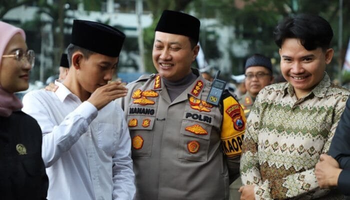 Malang Beraksi: Kolaborasi Apik Bersihkan Kota dan Tebar Kebaikan Pasca Demonstrasi