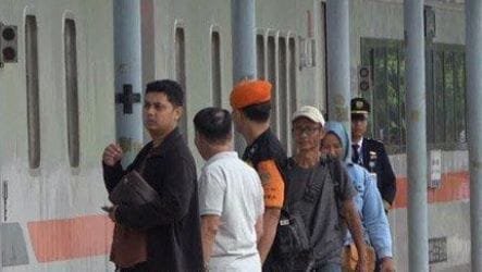 -5 Lebaran, Stasiun Lamongan Dipadati Pemudik: Lebih dari Seribu Penumpang Berangkat