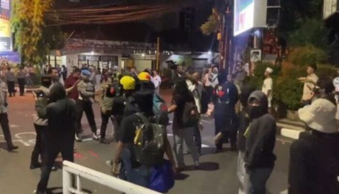 Demo Tolak UU TNI, Puluhan Mahasiswa di Lamongan Diamankan