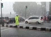 Pos Pam Kertosono Siaga Menghadapi Arus Balik di Tengah Cuaca Hujan