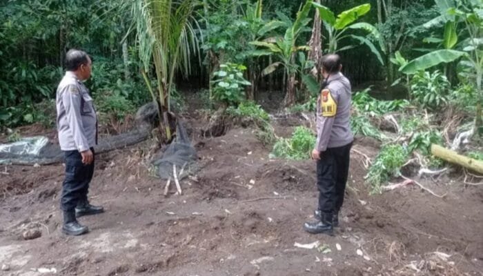 Antisipasi Banjir Susulan: Tinjauan Kapolsek Plosoklaten Tinjau ke Lokasi