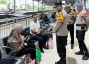 Kapolres Madiun Kota Pantau Keamanan di Stasiun Kereta Api