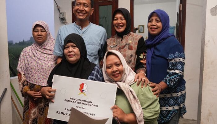 Bupati dan Wabup Bojonegoro Kunjungi Rumah Orang Tua Alberto Hengga, Pemain Timnas U-17