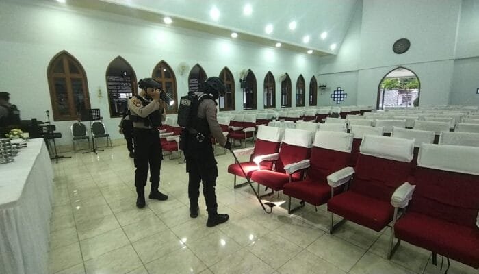 Polres Bojonegoro Lakukan Sterilisasi Gereja Jelang Jumat Agung dan Paskah 2025