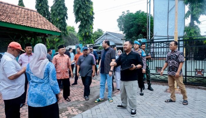 Bupati Gresik dan Sekjen Kemensos RI Tinjau Lokasi Calon Sekolah Rakyat di SMPN 30 Gresik