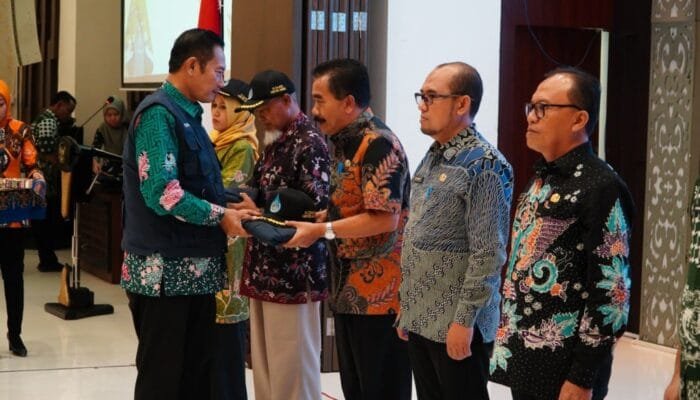 Daftar Panjang Janji Manis Bupati Lamongan Yuhronur Efendi Untuk Para Petani