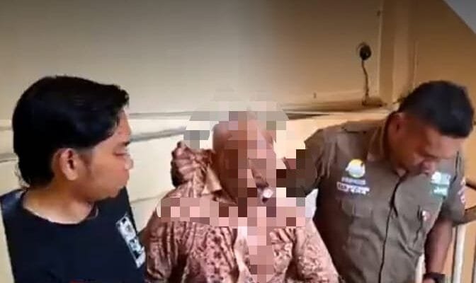 Pria Lansia Mengamuk di Mushola, Tiga Orang Jadi Korban Satreskrim Bojonegoro Bertindak Cepat