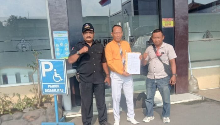 Koordinator Wartawan dan LSM Laporkan Unggahan Video Mubin ke Polres Lamongan